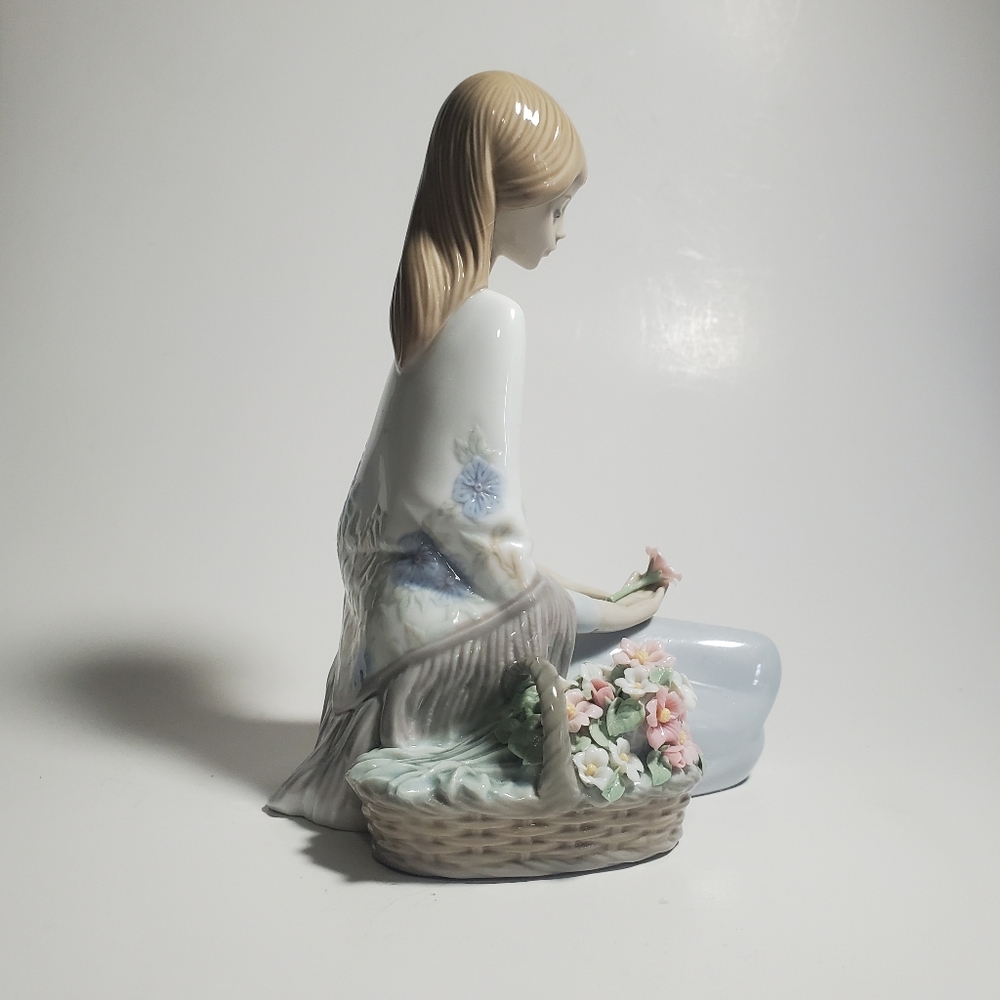 LLADRO Flower Song - 1988 Lladro Collector Society Figurine by LLADRO Vintage - Picture 6 of 10